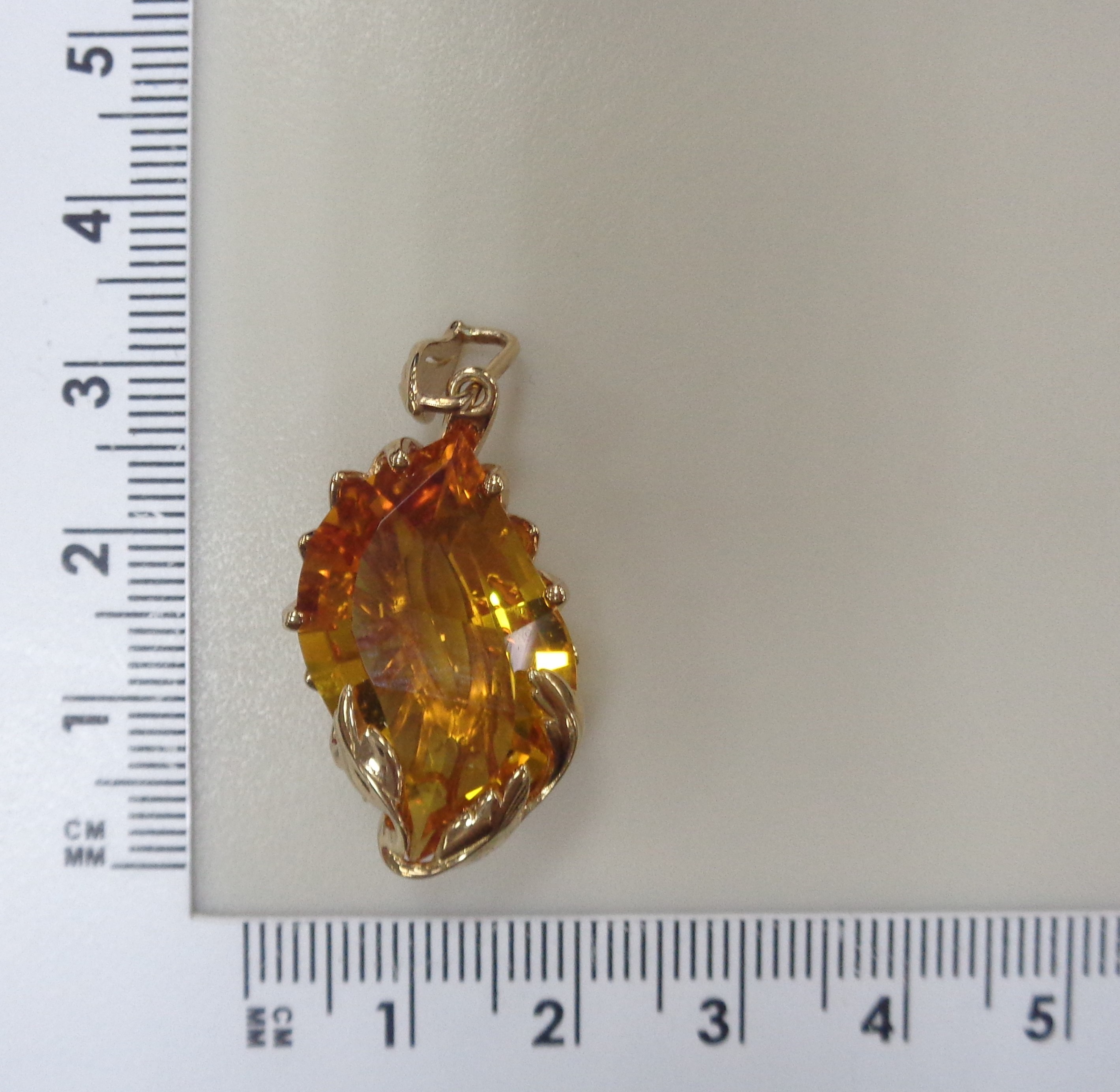 Серебряная подвеска с цитрином